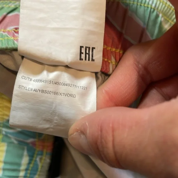 RVCA elastic waist shorts with psychedelic crazy pattern men’s small - Picture 7 of 7